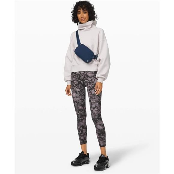 New Womens Lululemon Everywhere Belt Bag 1L (True Navy) Fannypack Fanny pak‎ - Picture 6 of 6